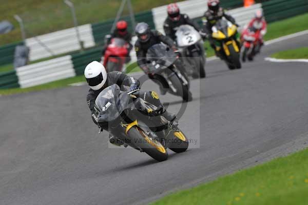 Motorcycle action photographs;cadwell;cadwell park photographs;event digital images;eventdigitalimages;motor racing louth lincolnshire;no limits trackday;peter wileman photography;trackday;trackday digital images;trackday photos