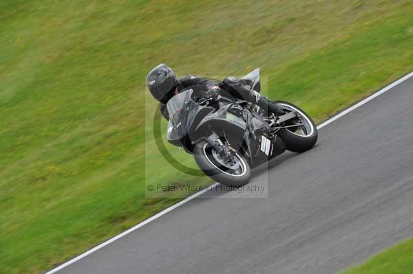 Motorcycle action photographs;cadwell;cadwell park photographs;event digital images;eventdigitalimages;motor racing louth lincolnshire;no limits trackday;peter wileman photography;trackday;trackday digital images;trackday photos