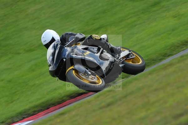 Motorcycle action photographs;cadwell;cadwell park photographs;event digital images;eventdigitalimages;motor racing louth lincolnshire;no limits trackday;peter wileman photography;trackday;trackday digital images;trackday photos