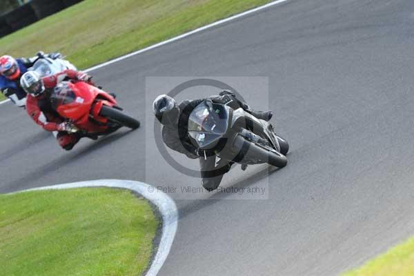 Motorcycle action photographs;cadwell;cadwell park photographs;event digital images;eventdigitalimages;motor racing louth lincolnshire;no limits trackday;peter wileman photography;trackday;trackday digital images;trackday photos
