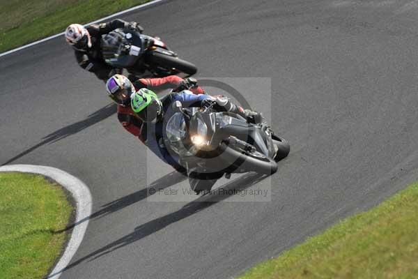 Motorcycle action photographs;cadwell;cadwell park photographs;event digital images;eventdigitalimages;motor racing louth lincolnshire;no limits trackday;peter wileman photography;trackday;trackday digital images;trackday photos