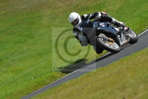 Motorcycle action photographs;cadwell;cadwell park photographs;event digital images;eventdigitalimages;motor racing louth lincolnshire;no limits trackday;peter wileman photography;trackday;trackday digital images;trackday photos