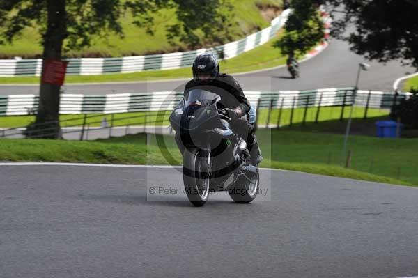 Motorcycle action photographs;cadwell;cadwell park photographs;event digital images;eventdigitalimages;motor racing louth lincolnshire;no limits trackday;peter wileman photography;trackday;trackday digital images;trackday photos