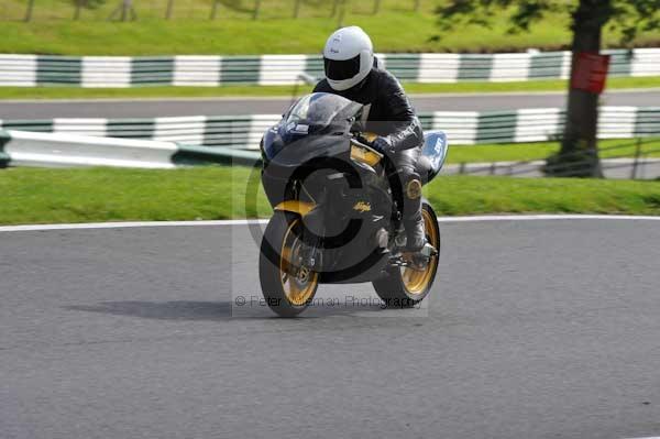 Motorcycle action photographs;cadwell;cadwell park photographs;event digital images;eventdigitalimages;motor racing louth lincolnshire;no limits trackday;peter wileman photography;trackday;trackday digital images;trackday photos