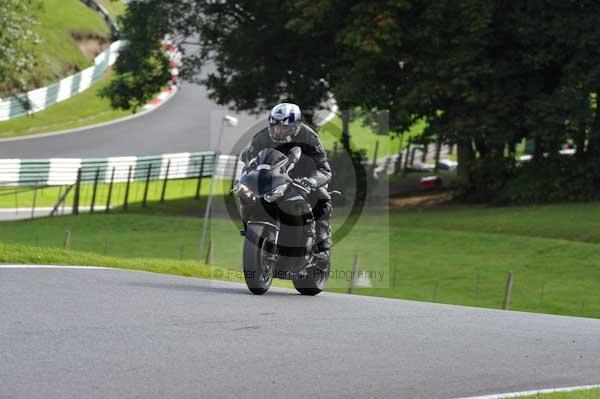 Motorcycle action photographs;cadwell;cadwell park photographs;event digital images;eventdigitalimages;motor racing louth lincolnshire;no limits trackday;peter wileman photography;trackday;trackday digital images;trackday photos