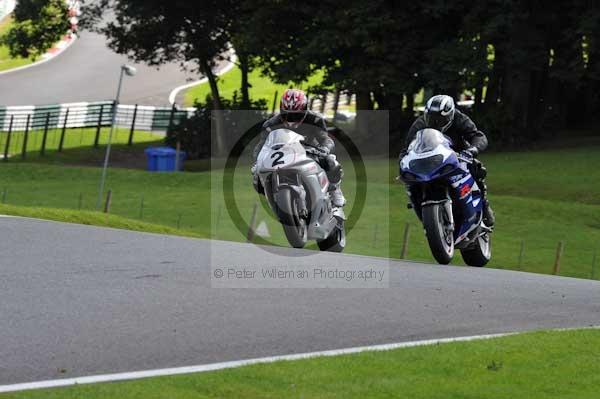 Motorcycle action photographs;cadwell;cadwell park photographs;event digital images;eventdigitalimages;motor racing louth lincolnshire;no limits trackday;peter wileman photography;trackday;trackday digital images;trackday photos