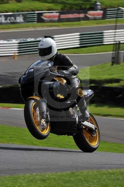 Motorcycle action photographs;cadwell;cadwell park photographs;event digital images;eventdigitalimages;motor racing louth lincolnshire;no limits trackday;peter wileman photography;trackday;trackday digital images;trackday photos