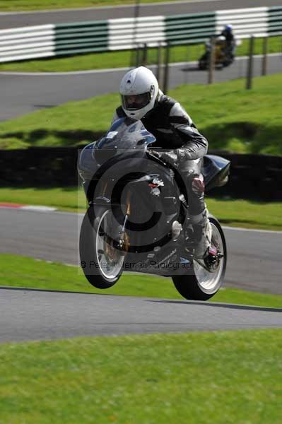 Motorcycle action photographs;cadwell;cadwell park photographs;event digital images;eventdigitalimages;motor racing louth lincolnshire;no limits trackday;peter wileman photography;trackday;trackday digital images;trackday photos