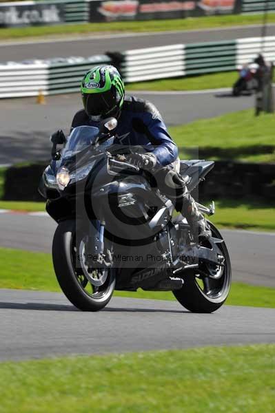 Motorcycle action photographs;cadwell;cadwell park photographs;event digital images;eventdigitalimages;motor racing louth lincolnshire;no limits trackday;peter wileman photography;trackday;trackday digital images;trackday photos