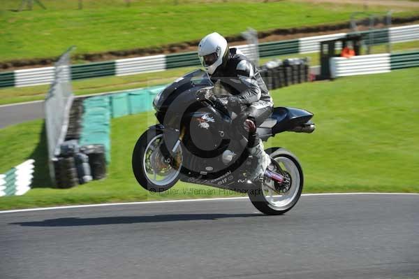 Motorcycle action photographs;cadwell;cadwell park photographs;event digital images;eventdigitalimages;motor racing louth lincolnshire;no limits trackday;peter wileman photography;trackday;trackday digital images;trackday photos