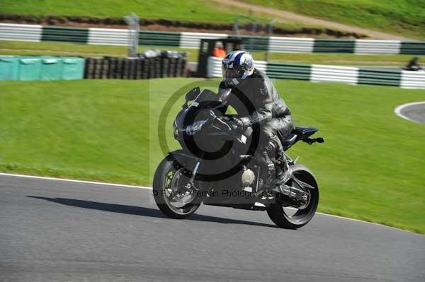 Motorcycle action photographs;cadwell;cadwell park photographs;event digital images;eventdigitalimages;motor racing louth lincolnshire;no limits trackday;peter wileman photography;trackday;trackday digital images;trackday photos