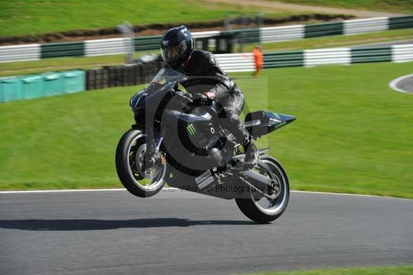 Motorcycle action photographs;cadwell;cadwell park photographs;event digital images;eventdigitalimages;motor racing louth lincolnshire;no limits trackday;peter wileman photography;trackday;trackday digital images;trackday photos