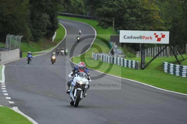 Motorcycle action photographs;cadwell;cadwell park photographs;event digital images;eventdigitalimages;motor racing louth lincolnshire;no limits trackday;peter wileman photography;trackday;trackday digital images;trackday photos