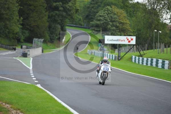 Motorcycle action photographs;cadwell;cadwell park photographs;event digital images;eventdigitalimages;motor racing louth lincolnshire;no limits trackday;peter wileman photography;trackday;trackday digital images;trackday photos
