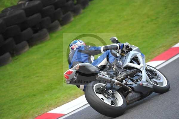 Motorcycle action photographs;cadwell;cadwell park photographs;event digital images;eventdigitalimages;motor racing louth lincolnshire;no limits trackday;peter wileman photography;trackday;trackday digital images;trackday photos