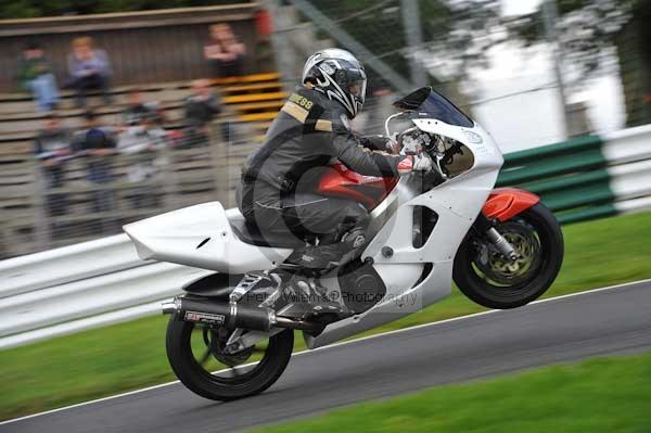 Motorcycle action photographs;cadwell;cadwell park photographs;event digital images;eventdigitalimages;motor racing louth lincolnshire;no limits trackday;peter wileman photography;trackday;trackday digital images;trackday photos