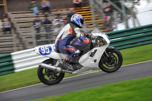 Motorcycle action photographs;cadwell;cadwell park photographs;event digital images;eventdigitalimages;motor racing louth lincolnshire;no limits trackday;peter wileman photography;trackday;trackday digital images;trackday photos