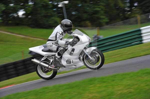 Motorcycle action photographs;cadwell;cadwell park photographs;event digital images;eventdigitalimages;motor racing louth lincolnshire;no limits trackday;peter wileman photography;trackday;trackday digital images;trackday photos
