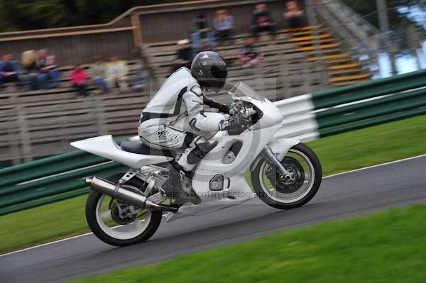 Motorcycle action photographs;cadwell;cadwell park photographs;event digital images;eventdigitalimages;motor racing louth lincolnshire;no limits trackday;peter wileman photography;trackday;trackday digital images;trackday photos