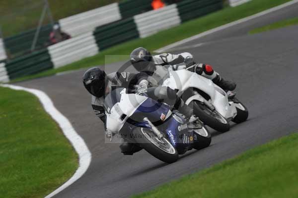 Motorcycle action photographs;cadwell;cadwell park photographs;event digital images;eventdigitalimages;motor racing louth lincolnshire;no limits trackday;peter wileman photography;trackday;trackday digital images;trackday photos