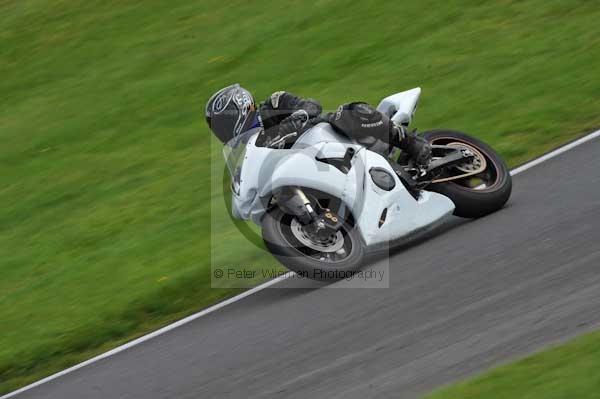 Motorcycle action photographs;cadwell;cadwell park photographs;event digital images;eventdigitalimages;motor racing louth lincolnshire;no limits trackday;peter wileman photography;trackday;trackday digital images;trackday photos