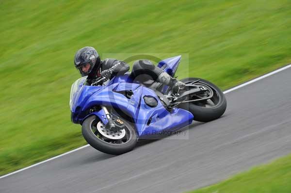 Motorcycle action photographs;cadwell;cadwell park photographs;event digital images;eventdigitalimages;motor racing louth lincolnshire;no limits trackday;peter wileman photography;trackday;trackday digital images;trackday photos
