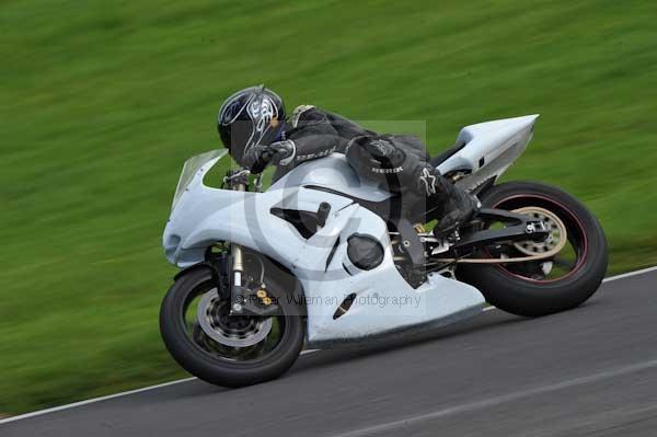 Motorcycle action photographs;cadwell;cadwell park photographs;event digital images;eventdigitalimages;motor racing louth lincolnshire;no limits trackday;peter wileman photography;trackday;trackday digital images;trackday photos