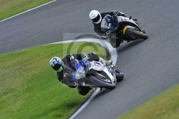 Motorcycle action photographs;cadwell;cadwell park photographs;event digital images;eventdigitalimages;motor racing louth lincolnshire;no limits trackday;peter wileman photography;trackday;trackday digital images;trackday photos