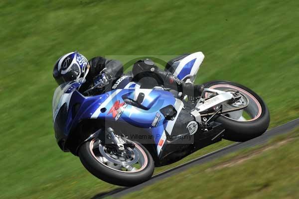 Motorcycle action photographs;cadwell;cadwell park photographs;event digital images;eventdigitalimages;motor racing louth lincolnshire;no limits trackday;peter wileman photography;trackday;trackday digital images;trackday photos
