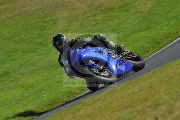 Motorcycle action photographs;cadwell;cadwell park photographs;event digital images;eventdigitalimages;motor racing louth lincolnshire;no limits trackday;peter wileman photography;trackday;trackday digital images;trackday photos
