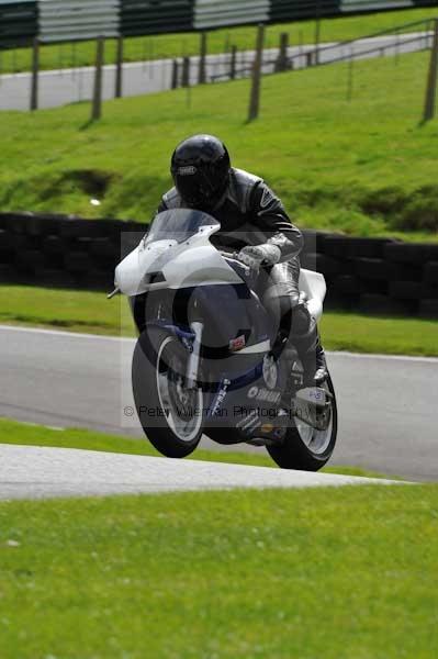 Motorcycle action photographs;cadwell;cadwell park photographs;event digital images;eventdigitalimages;motor racing louth lincolnshire;no limits trackday;peter wileman photography;trackday;trackday digital images;trackday photos