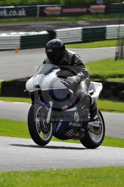 Motorcycle action photographs;cadwell;cadwell park photographs;event digital images;eventdigitalimages;motor racing louth lincolnshire;no limits trackday;peter wileman photography;trackday;trackday digital images;trackday photos