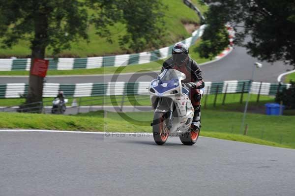Motorcycle action photographs;cadwell;cadwell park photographs;event digital images;eventdigitalimages;motor racing louth lincolnshire;no limits trackday;peter wileman photography;trackday;trackday digital images;trackday photos