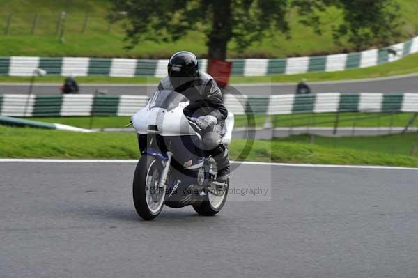 Motorcycle action photographs;cadwell;cadwell park photographs;event digital images;eventdigitalimages;motor racing louth lincolnshire;no limits trackday;peter wileman photography;trackday;trackday digital images;trackday photos