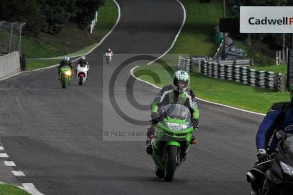 Motorcycle action photographs;cadwell;cadwell park photographs;event digital images;eventdigitalimages;motor racing louth lincolnshire;no limits trackday;peter wileman photography;trackday;trackday digital images;trackday photos