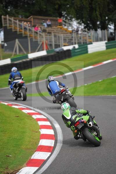 Motorcycle action photographs;cadwell;cadwell park photographs;event digital images;eventdigitalimages;motor racing louth lincolnshire;no limits trackday;peter wileman photography;trackday;trackday digital images;trackday photos