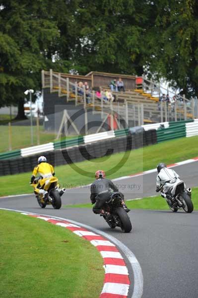 Motorcycle action photographs;cadwell;cadwell park photographs;event digital images;eventdigitalimages;motor racing louth lincolnshire;no limits trackday;peter wileman photography;trackday;trackday digital images;trackday photos