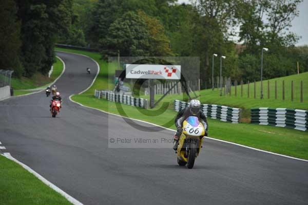 Motorcycle action photographs;cadwell;cadwell park photographs;event digital images;eventdigitalimages;motor racing louth lincolnshire;no limits trackday;peter wileman photography;trackday;trackday digital images;trackday photos