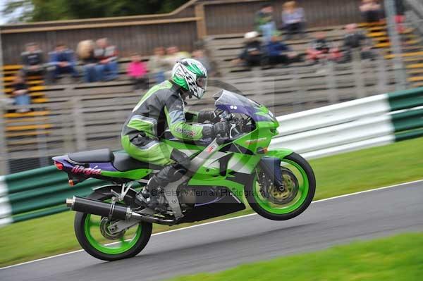 Motorcycle action photographs;cadwell;cadwell park photographs;event digital images;eventdigitalimages;motor racing louth lincolnshire;no limits trackday;peter wileman photography;trackday;trackday digital images;trackday photos
