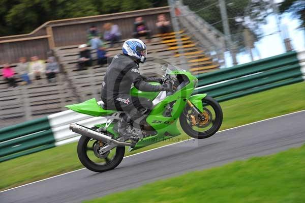 Motorcycle action photographs;cadwell;cadwell park photographs;event digital images;eventdigitalimages;motor racing louth lincolnshire;no limits trackday;peter wileman photography;trackday;trackday digital images;trackday photos