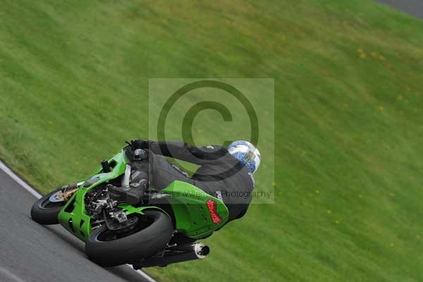 Motorcycle action photographs;cadwell;cadwell park photographs;event digital images;eventdigitalimages;motor racing louth lincolnshire;no limits trackday;peter wileman photography;trackday;trackday digital images;trackday photos