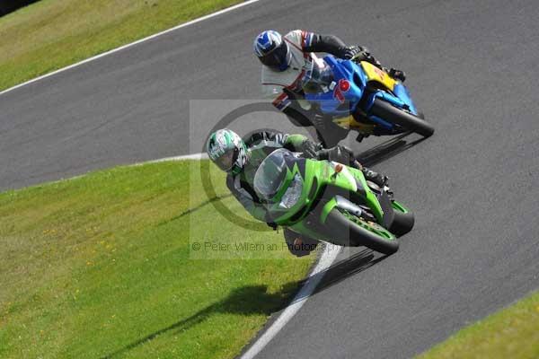 Motorcycle action photographs;cadwell;cadwell park photographs;event digital images;eventdigitalimages;motor racing louth lincolnshire;no limits trackday;peter wileman photography;trackday;trackday digital images;trackday photos