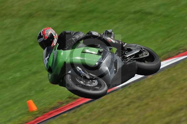 Motorcycle action photographs;cadwell;cadwell park photographs;event digital images;eventdigitalimages;motor racing louth lincolnshire;no limits trackday;peter wileman photography;trackday;trackday digital images;trackday photos