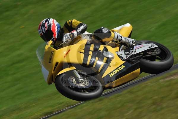 Motorcycle action photographs;cadwell;cadwell park photographs;event digital images;eventdigitalimages;motor racing louth lincolnshire;no limits trackday;peter wileman photography;trackday;trackday digital images;trackday photos