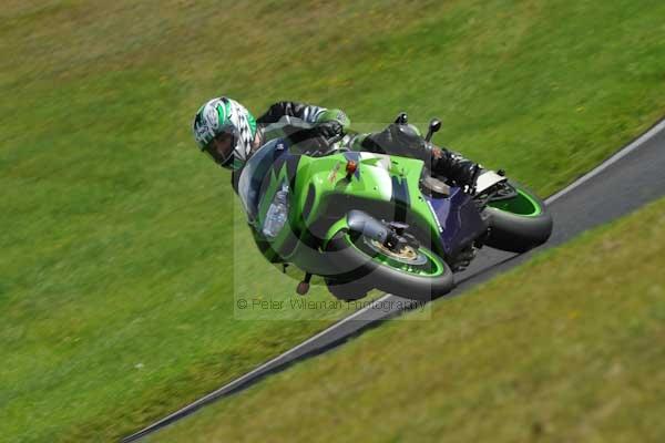 Motorcycle action photographs;cadwell;cadwell park photographs;event digital images;eventdigitalimages;motor racing louth lincolnshire;no limits trackday;peter wileman photography;trackday;trackday digital images;trackday photos