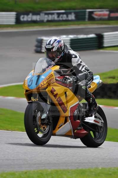 Motorcycle action photographs;cadwell;cadwell park photographs;event digital images;eventdigitalimages;motor racing louth lincolnshire;no limits trackday;peter wileman photography;trackday;trackday digital images;trackday photos