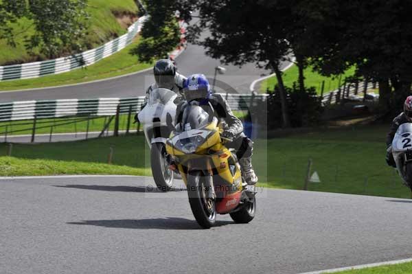 Motorcycle action photographs;cadwell;cadwell park photographs;event digital images;eventdigitalimages;motor racing louth lincolnshire;no limits trackday;peter wileman photography;trackday;trackday digital images;trackday photos