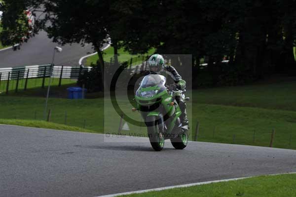 Motorcycle action photographs;cadwell;cadwell park photographs;event digital images;eventdigitalimages;motor racing louth lincolnshire;no limits trackday;peter wileman photography;trackday;trackday digital images;trackday photos