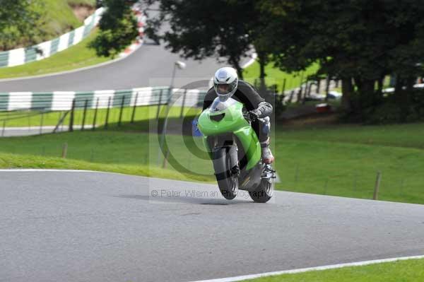 Motorcycle action photographs;cadwell;cadwell park photographs;event digital images;eventdigitalimages;motor racing louth lincolnshire;no limits trackday;peter wileman photography;trackday;trackday digital images;trackday photos
