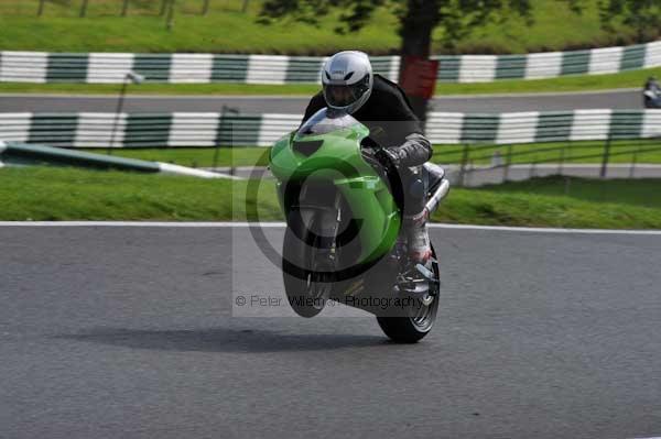Motorcycle action photographs;cadwell;cadwell park photographs;event digital images;eventdigitalimages;motor racing louth lincolnshire;no limits trackday;peter wileman photography;trackday;trackday digital images;trackday photos